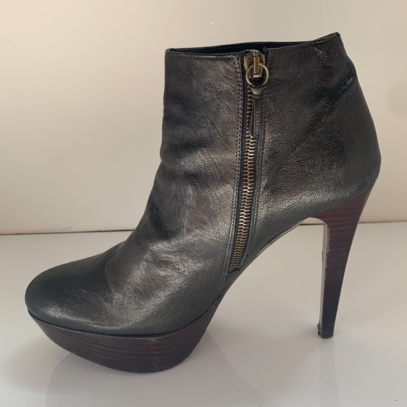 Stewart Weitzman Black Stacked Heeled Booties - Picture 8 of 16